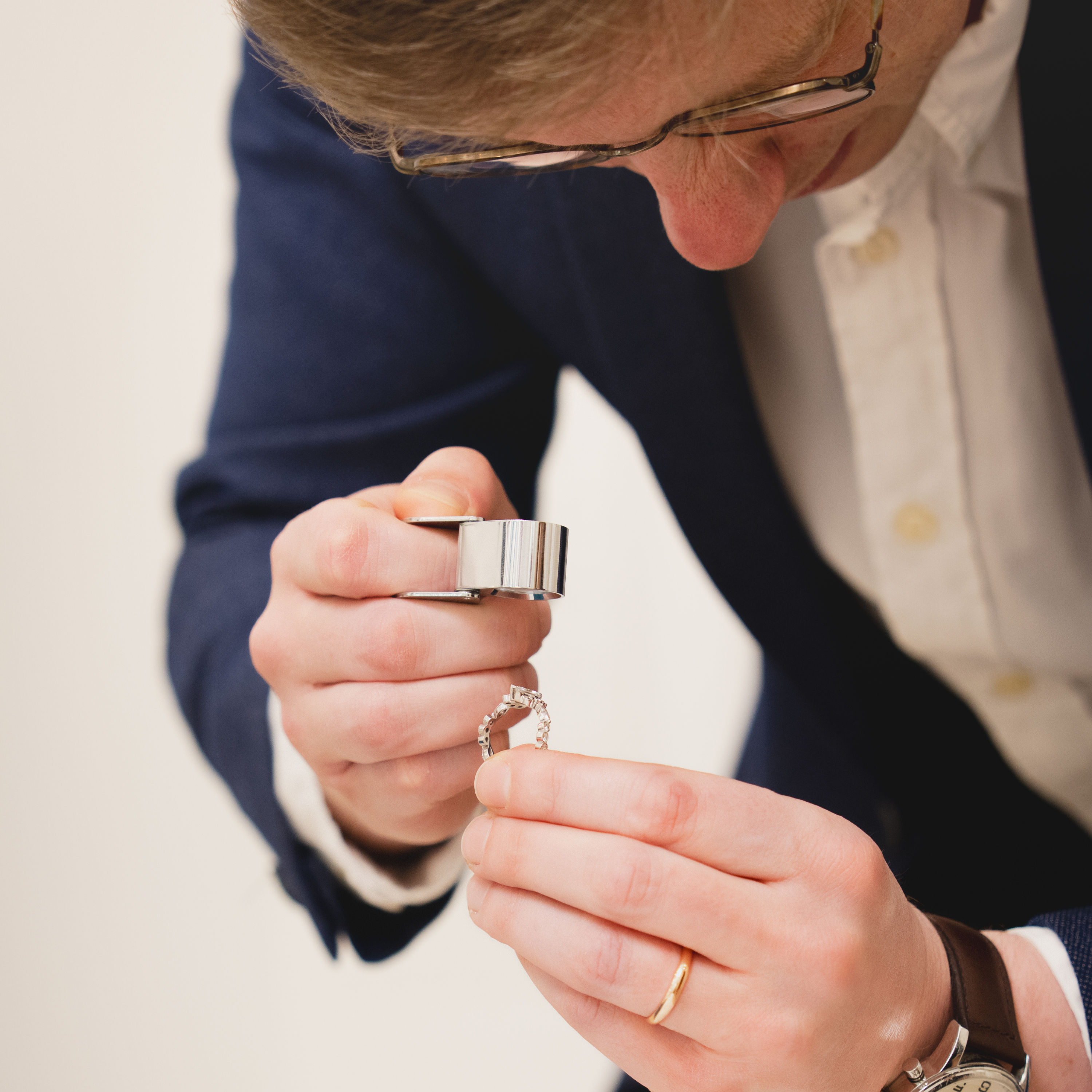 Pourquoi voir un diamant en vrai change tout avant de choisir une bague de fiançailles